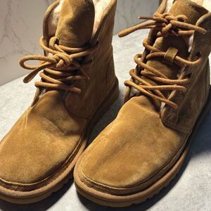 UGG nwob men’s Harkley boots us 9 / 42 suede tan chestnut lined boot